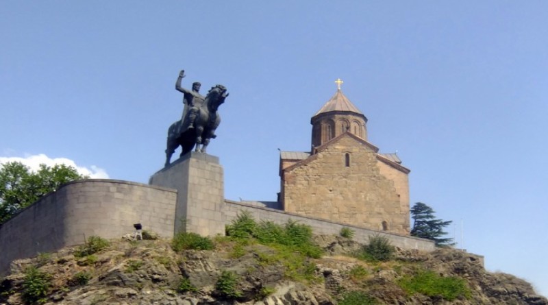 Zagreb/Tbilisi, 14.6.2015 - Gruzijska policija u nedjelju je u glavnom gradu Tbilisiju pokuavala uloviti divlje zvijeri koje su se zbog poplava koje su unitile gradski zooloki vrt razbjeale po ulicama grada, prenose ruski mediji. Arhivska fotografija od 7.11.2014. godine prikazuje centar Tbilisija, gruzijske prijestolnice. foto HINA/ Ivan ARAVANJA/ i