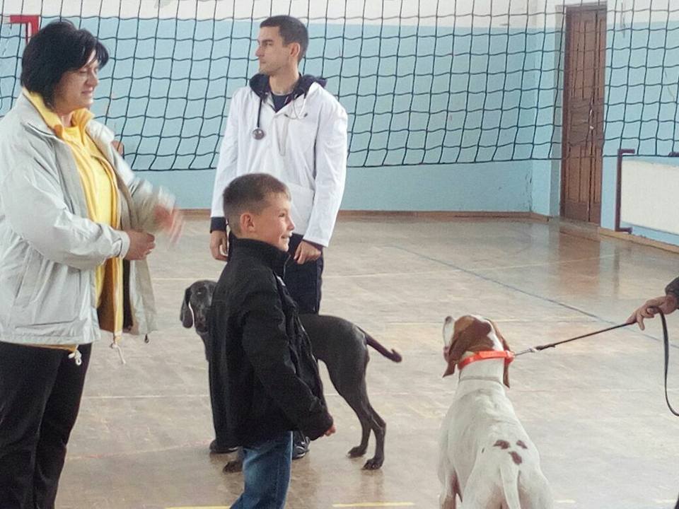 Osnovnu školu Glamoč posjetili predstavnici organizacije "Dogs Trust"