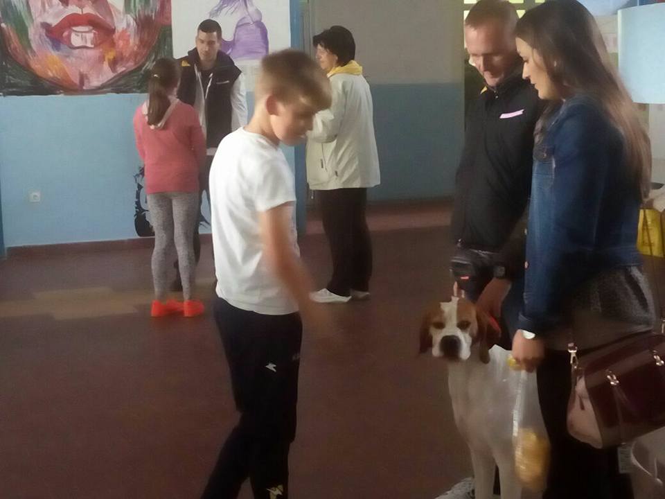 Osnovnu školu Glamoč posjetili predstavnici organizacije "Dogs Trust"