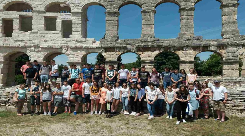 UČENICI OSNOVNE ŠKOLE GLAMOČ SU PROVELI ČETIRI DANA NA EKSKURZIJI  (FOTO)