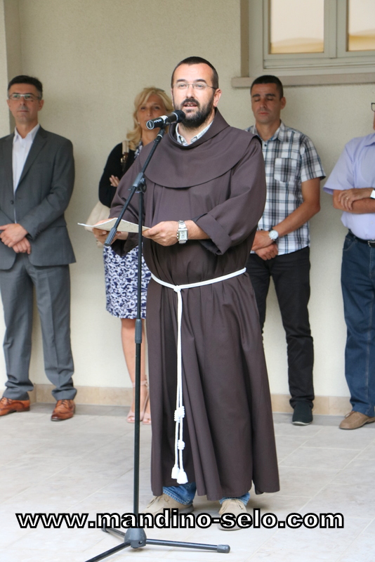 (foto)SVETOM MISOM, OTVARANJEM IZLOŽBE I SAMOSTANSKE KNJIŽNICE POČELI DANI SV. NIKOLE TAVELIĆA