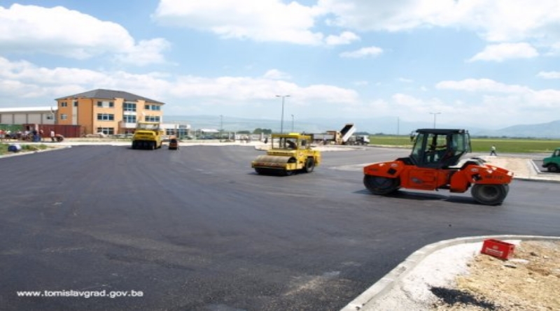 OTVORENE PONUDE ZA REKONSTRUKCIJU LOKALNE CESTE BUKOVICA-ROŠKO POLJE