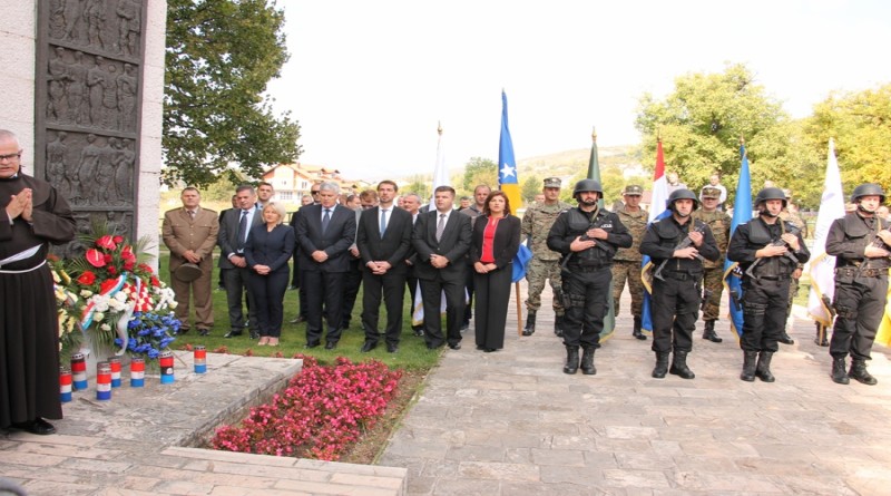 Središnjoj proslavi blagdana sv. Mihovila – Dana policije u Livnu nazočio predsjednik Vlade Hercegbosanske županije, Ivan Jozić s ministrima u Vladi