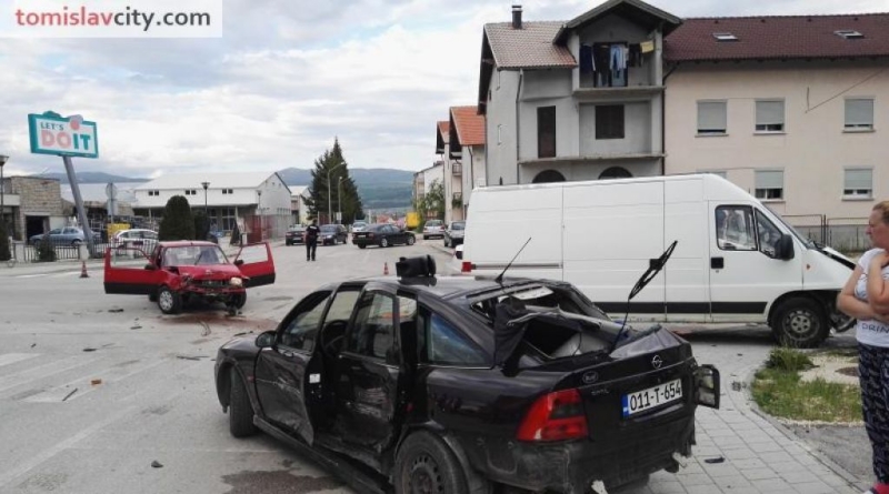 Tomislavgrad: Teška prometna nesreća na raskrižju kod Brodomerkura - više ozlijeđenih!