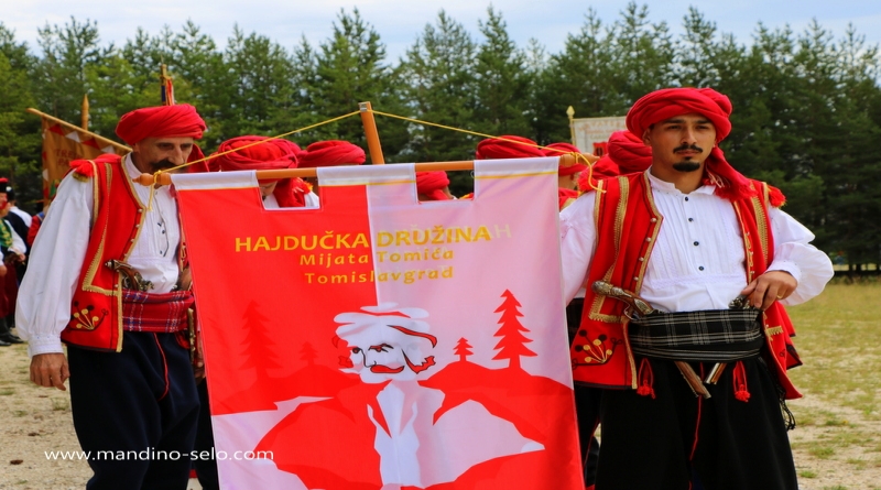 HAJDUČKA DRUŽINA MIJATA TOMIĆA PRVI PUT U OSIJEKU