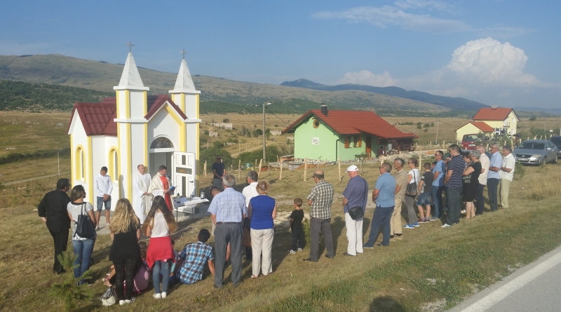 (FOTO) Fenomen sela Korita kod Bos. Grahova – Hrvati se vraćaju nakon 75 godina i kupuju svoju očevinu na kojoj grade kuće