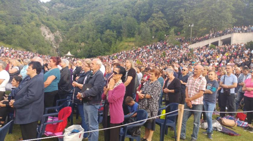 (FOTO) Tisuće vjernika hodočastilo sv. Ivi u Podmilačje