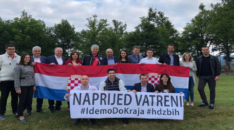 Potpora nogometnoj reprezentaciji - Hrvatski narod iz cijele Bosne i Hercegovine su ponosni i najvjerniji navijači Vatrenih