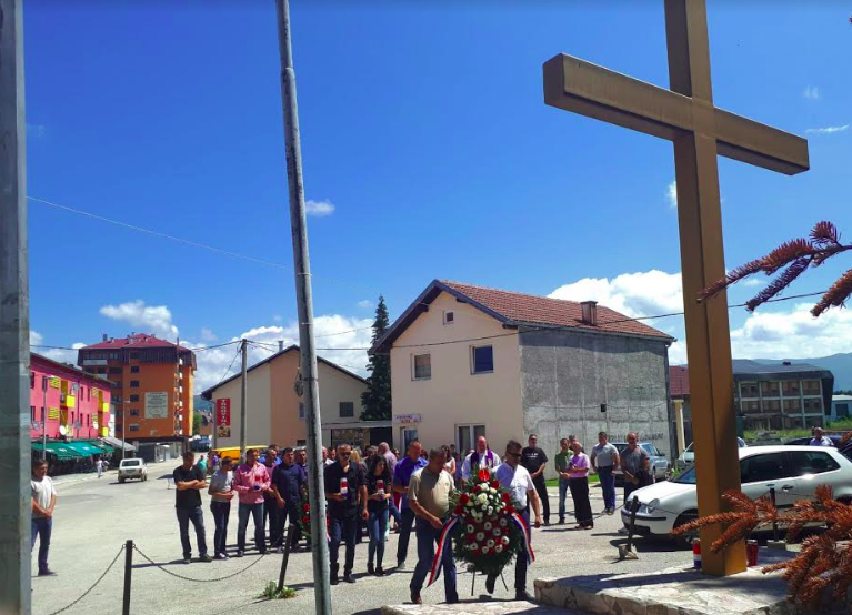 FOTO: Svetom misom i polaganjem vijenaca obilježen Dan Oslobođenja Glamoča