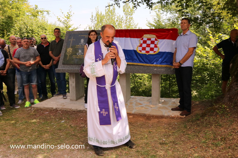 SPOMEN NA POMEN: Otkrivena ploča za još osam hrvatskih branitelja