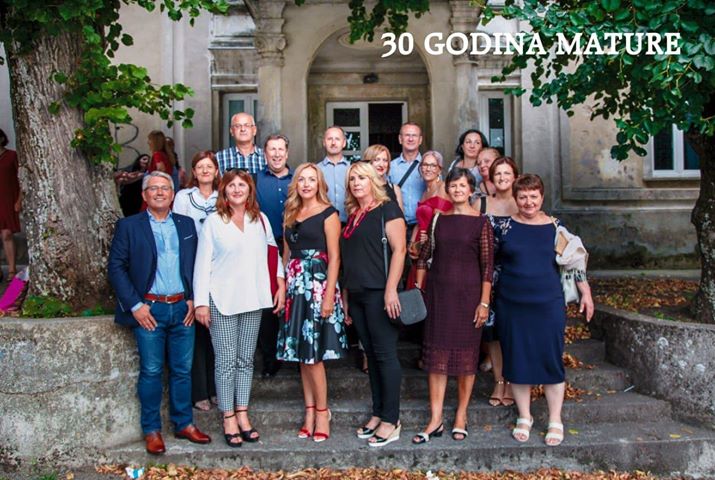 LIVNO: GENERACIJA GIMNAZIJE 1987/88. OBILJEŽILA 30 GODINA MATURE (FOTO)