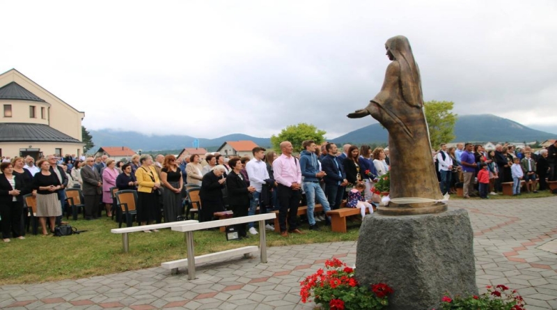 Blagoslovljen spomenik majci Kupreški