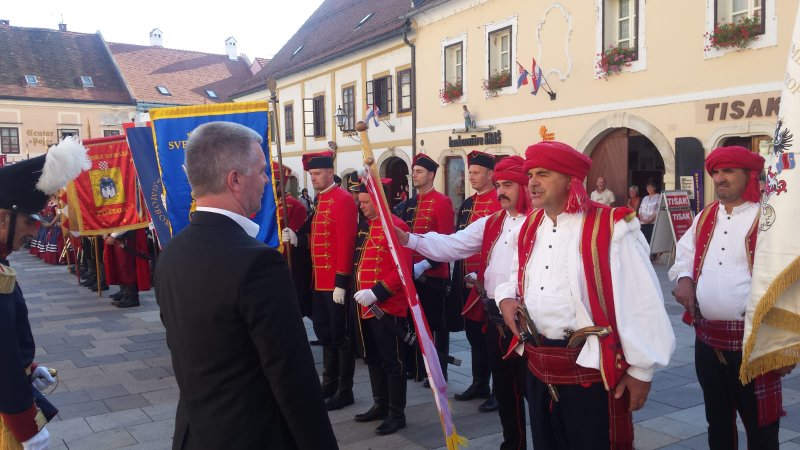 Hajdučka družina Mijata Tomića na proslavi 170. godišnjice prelaska vojske bana Josipa Jelačića preko mosta na Dravi