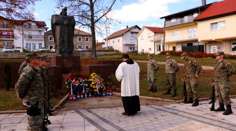 POLOŽENI VIJENCI I SLUŽENA SVETA MISA ZA HRVATSKE BRANITELJE