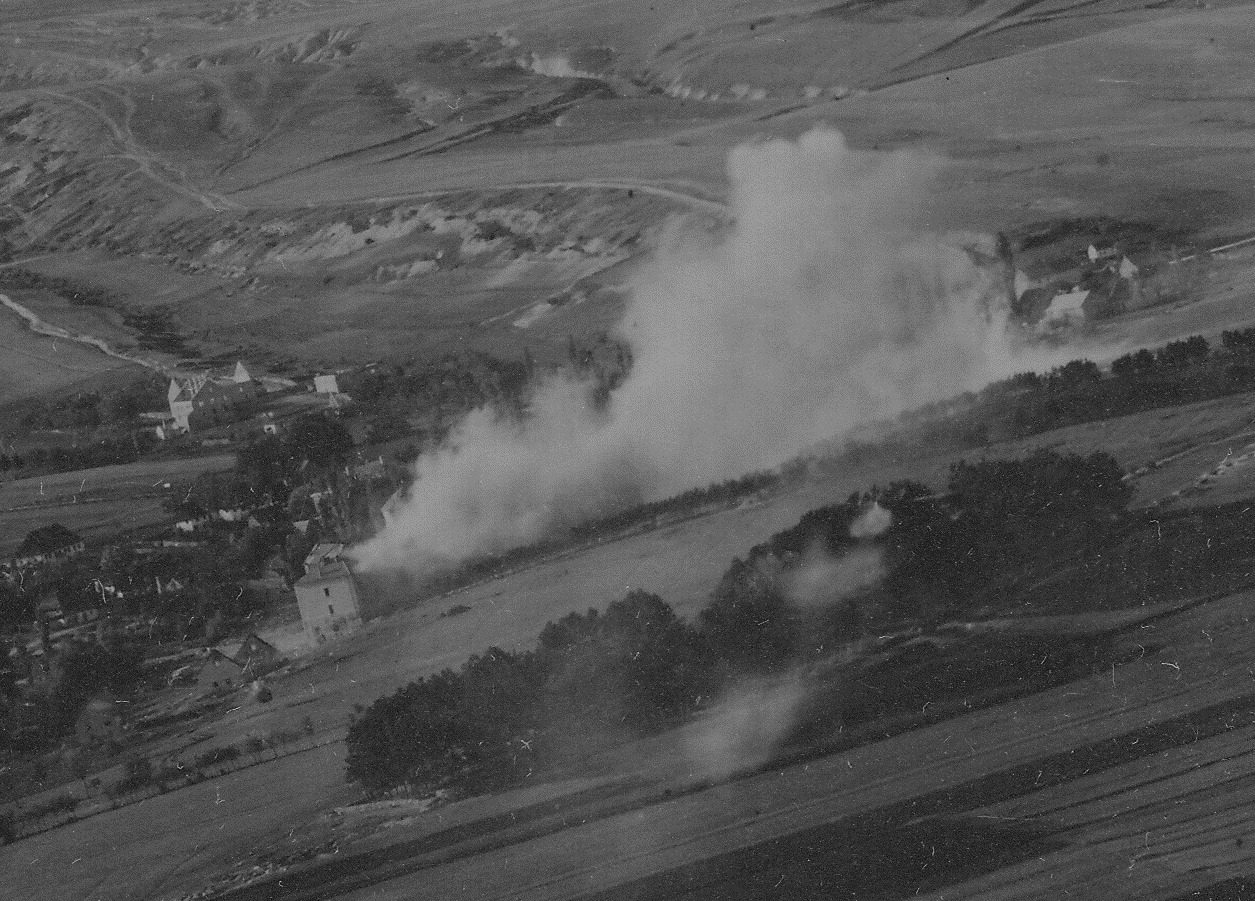 ORIGINALNE SNIMKE ZRAČNOGA NAPADA NA DUVANJSKU SPOMEN-BAZILIKU 16. LISTOPADA 1944.