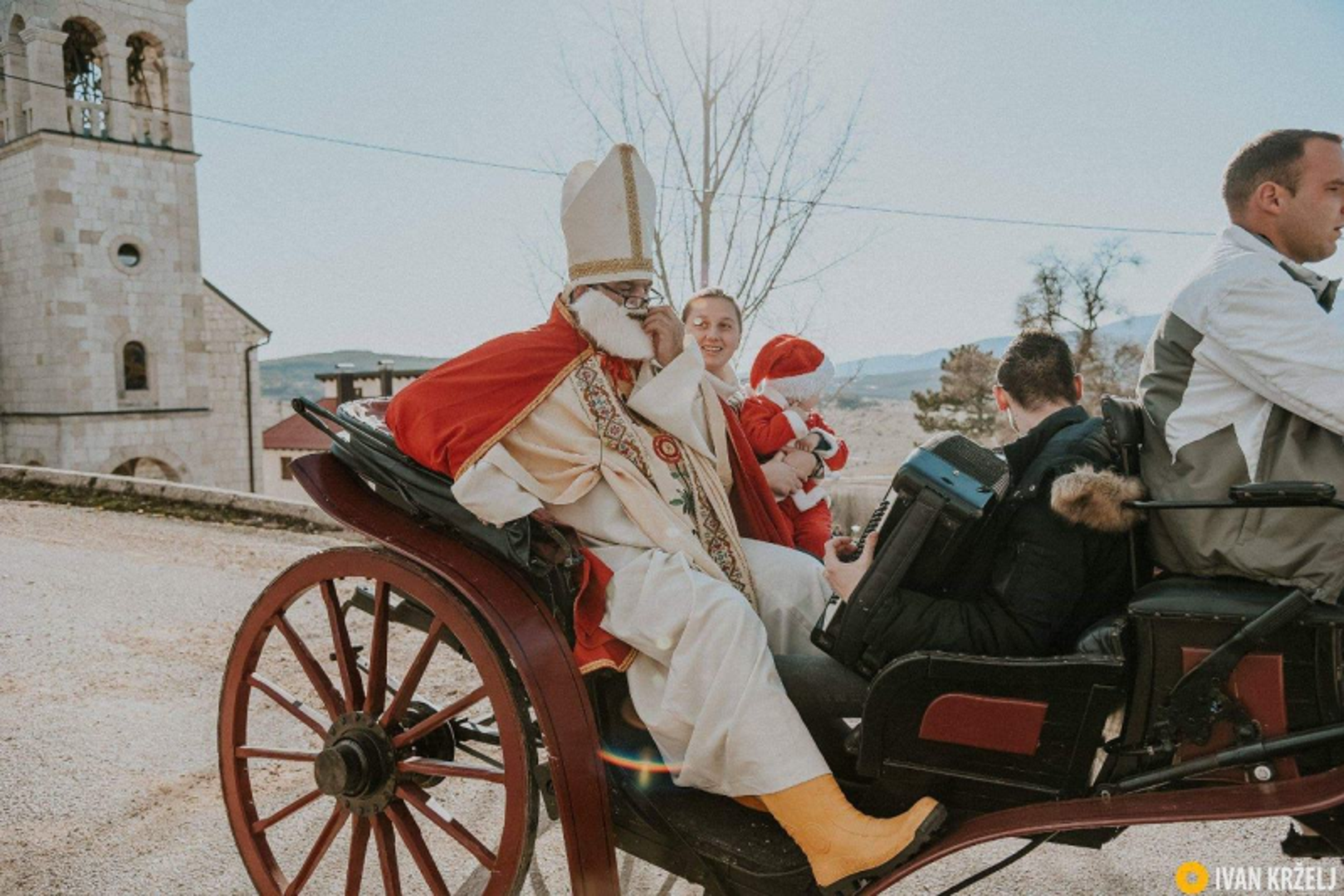 Omiljeni svetac došao u livanjsku župu i darivao 800 djece