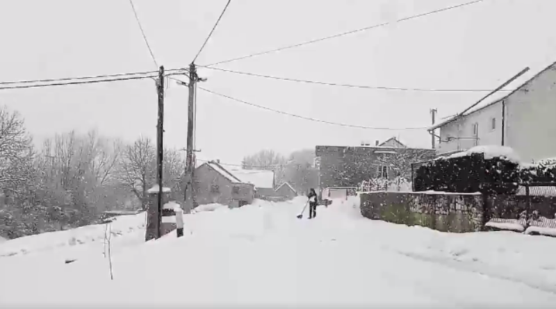 LIVNO: Snježna idila u selu Lopatice,putevi su prohodni (VIDEO)