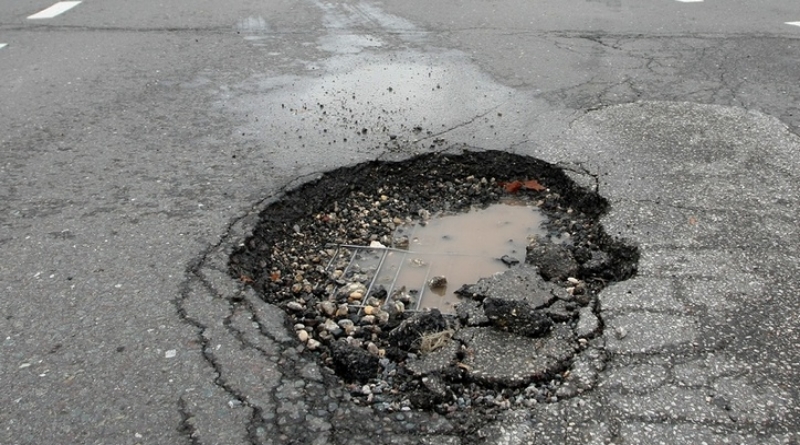 Oštetili ste automobil zbog lošeg puta, saznajte kako naplatiti štetu