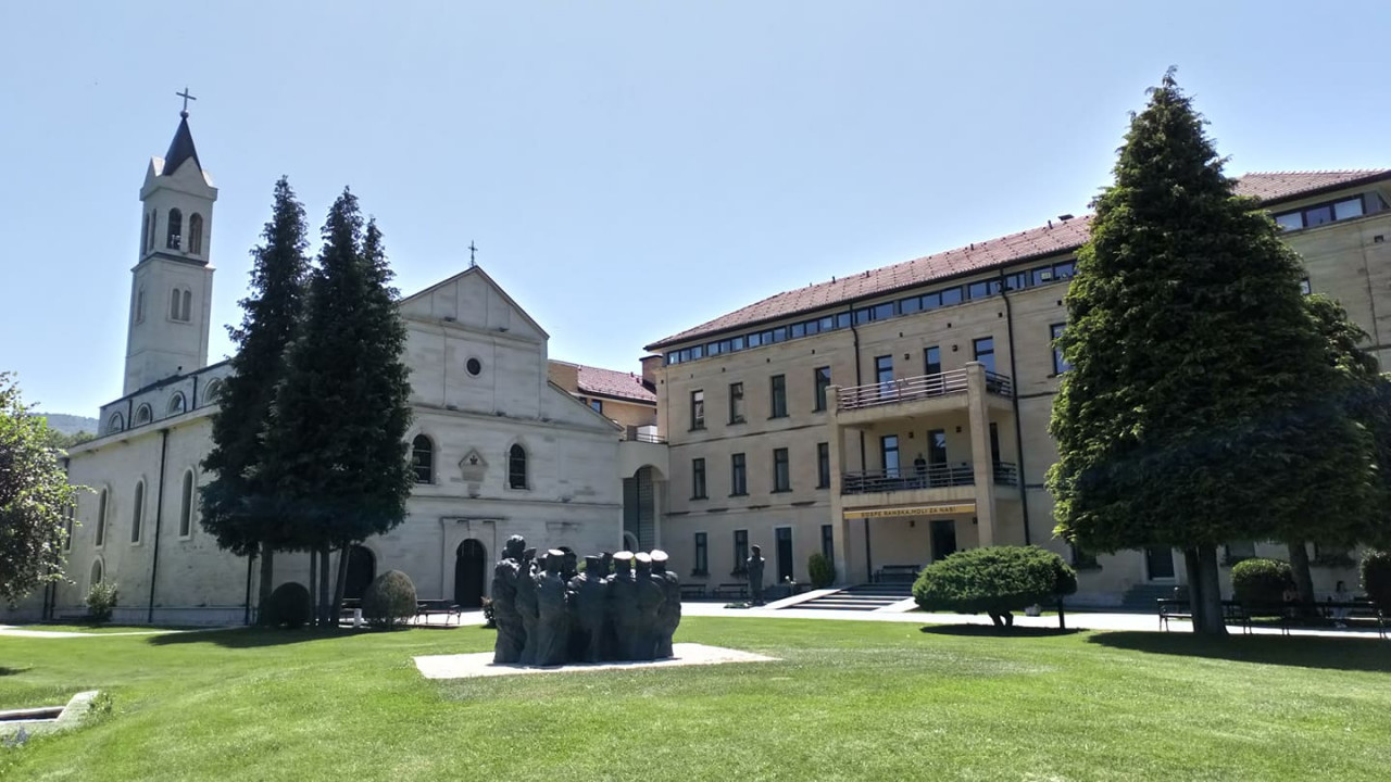 Poluotok Šćit: Fascinantan krajolik u zagrljaju Ramskog jezera