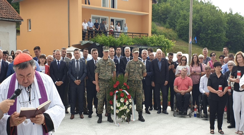 Otkriven spomenik braniteljima Uzdola: S ponosom govoriti o Domovinskom ratu