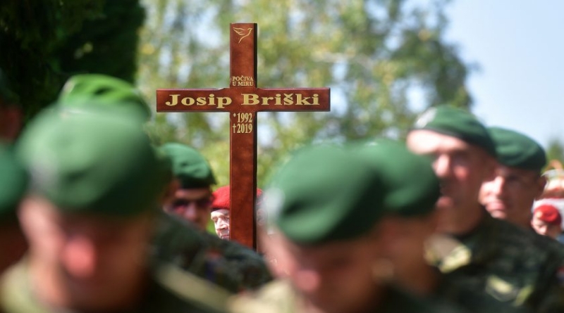 Pokopan je Josip Briški. Ispratili su ga obitelj, kolege i vojni vrh