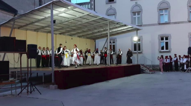 U Tomislavgradu održana večer folklora i tradicijskih običaja