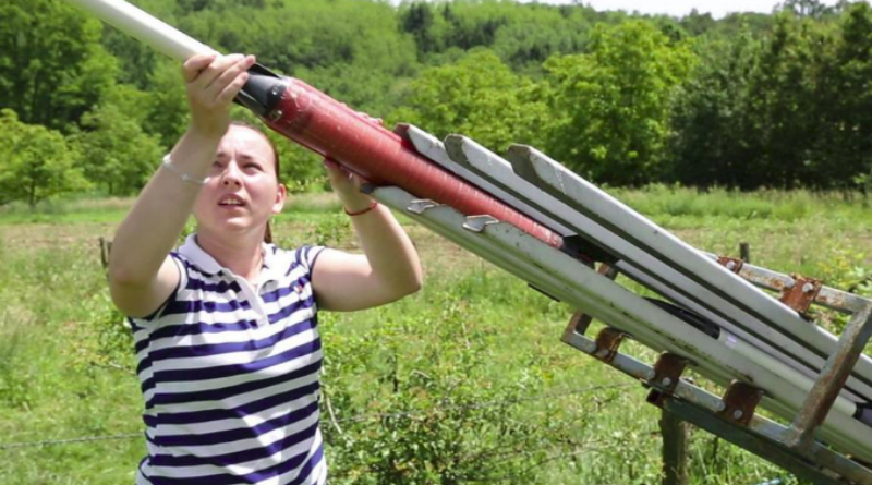 PRKOSI NEVREMENU Jelena jedina žena koja lansira protugradne rakete i razbija oblake