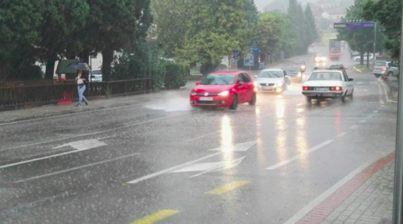 Jako nevrijeme pogodilo Mostar, zabilježene poteškoće u prometu