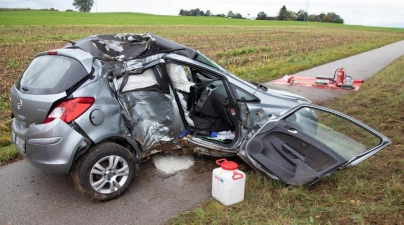 TRAGEDIJA U NJEMAČKOJ: Muškarac iz BiH udario u drvo i poginuo na licu mjesta