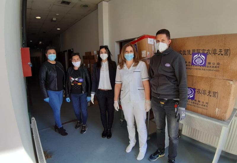 FOTO: Violeta isporučila respiratore i zaštitnu opremu mostarskim bolnicama