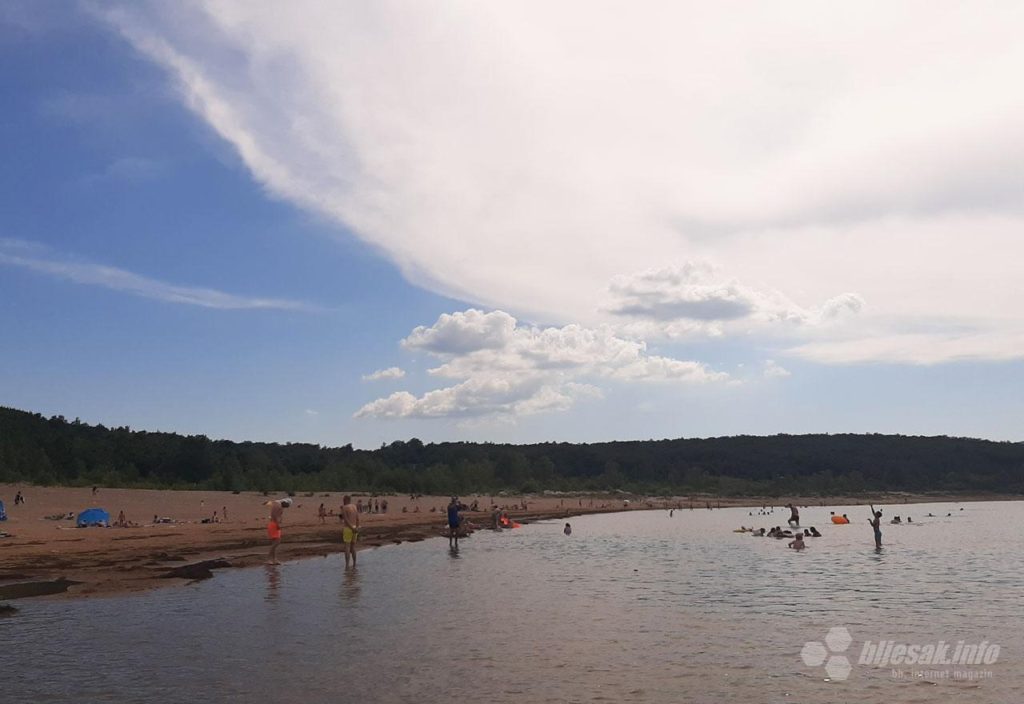 MA KAKVO MORE, PLAŽA MARINOVAC JE ZAKON: Vikend guštanje na Buškom jezeru