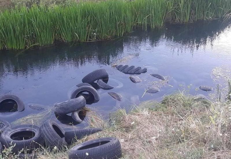 LIVNO KAO APSURDISTAN - tko je ponovno vratio gume u rijeku?