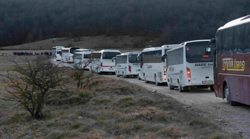 ODLUČENO: MIGRANTI ĆE PRENOĆITI U AUTOBUSIMA