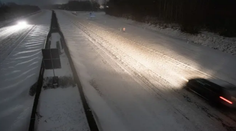 U Njemačkoj je toliko snijega da su zaustavili željeznički promet