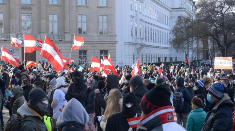 U Beču prosvjednici protiv mjera izašli na ulice: ‘Više ne želim nositi ovo sranje od maske!‘