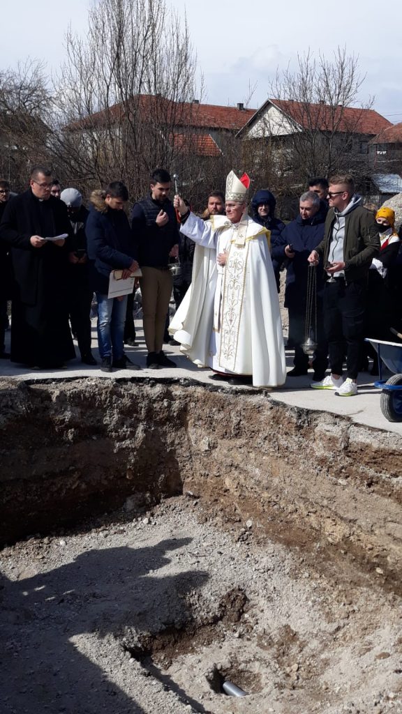 DRVAR: Vukadin i ekipa prisutovali na svečanosti polaganja kamena-temeljca novog pastoralnog centra