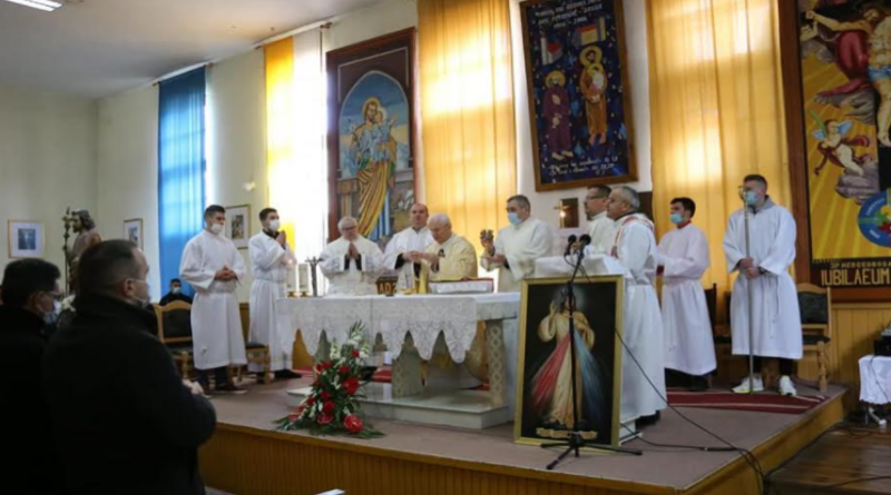 ŽUPA DRVAR: Premijer Ivan Vukadin i načelnik Tomislavgrada Ivan Buntić obećali pomoć u izgradnji pastoralnog centra u Drvaru